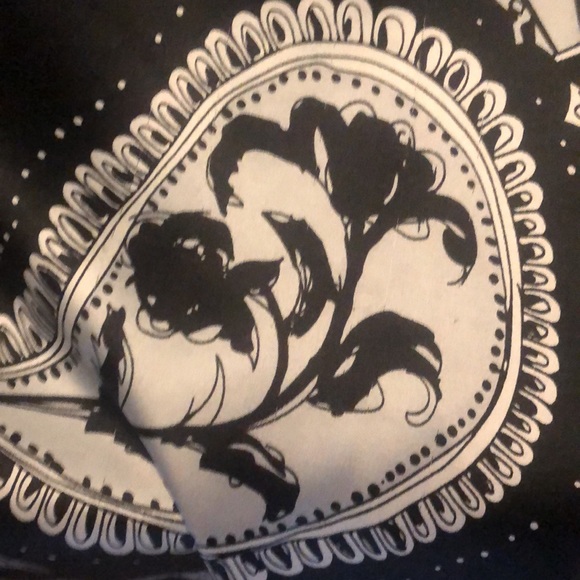 - - Additions by Chicos size 2 drastically oversized paisley print on blac… - Picture 4 of 4